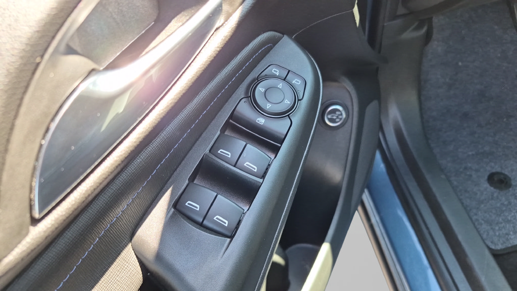 Used 2024 Buick Envista Sport Touring w/ Convenience I Package FWD image 10
