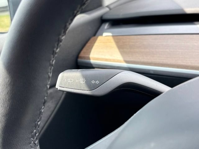 Used 2022 Tesla Model Y Performance AWD/4WD image 21
