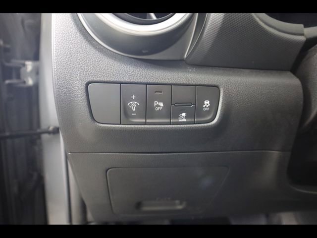 Used 2022 Hyundai Kona Limited FWD image 31