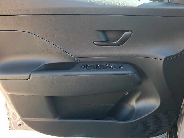 New 2027 Hyundai Kona SE AWD/4WD image 12