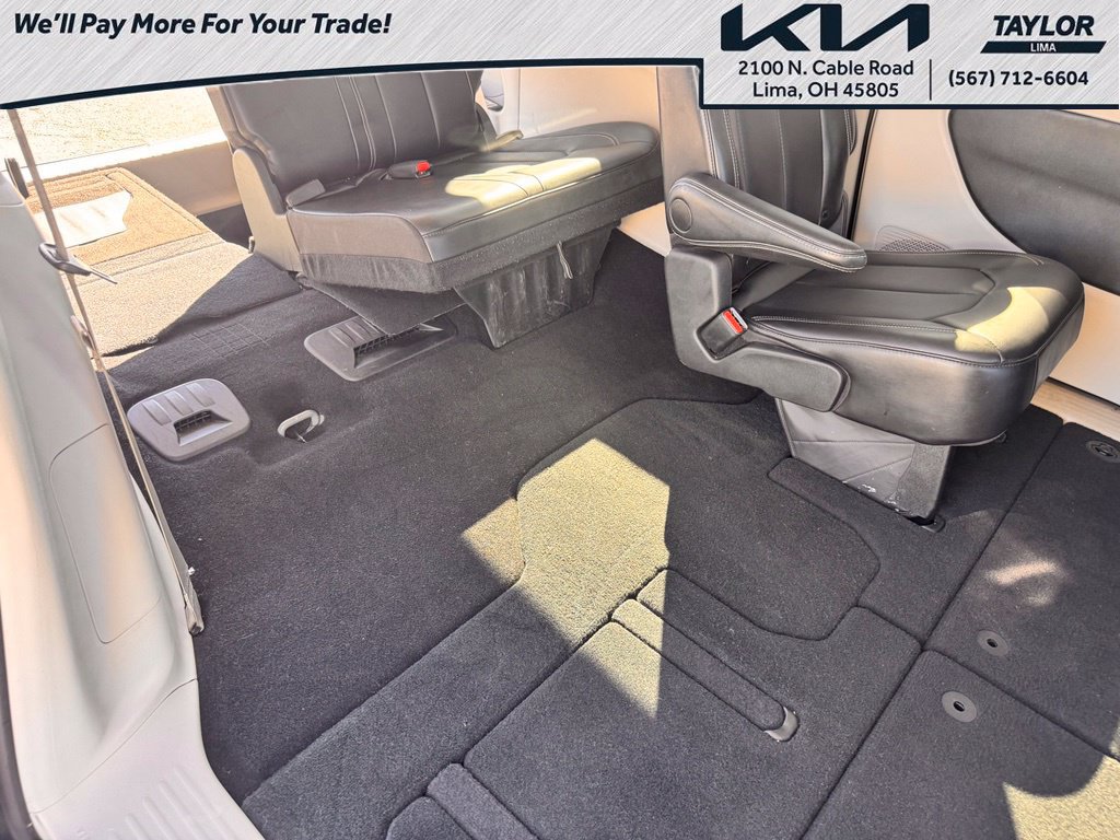 Used 2024 Chrysler Pacifica Touring-L FWD image 20