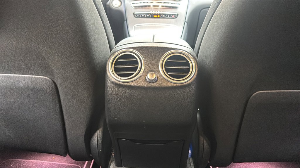 Used 2022 Mercedes-Benz GLC 300 4MATIC image 11