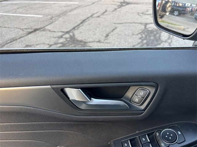 New 2026 Ford Escape SE image 10