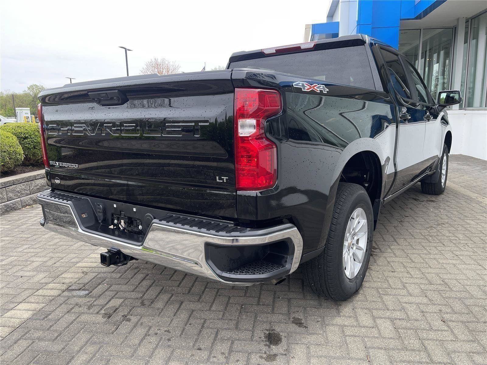 Used 2025 Chevrolet Silverado 1500 LT AWD/4WD image 5