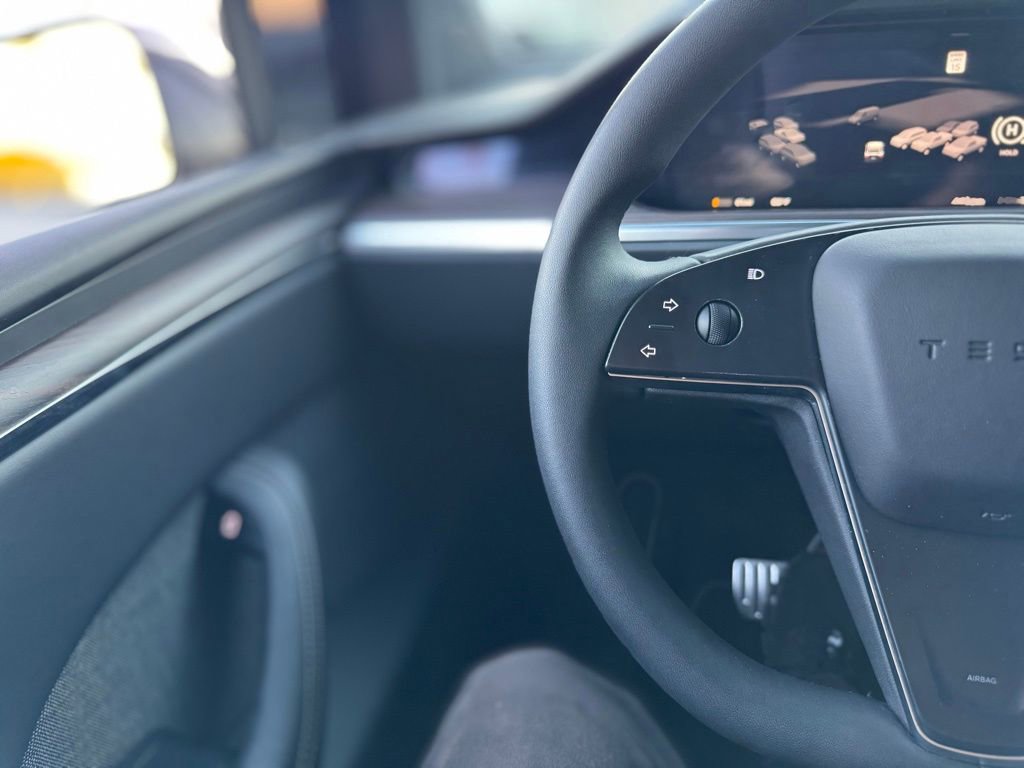 Used 2024 Tesla Model X image 7