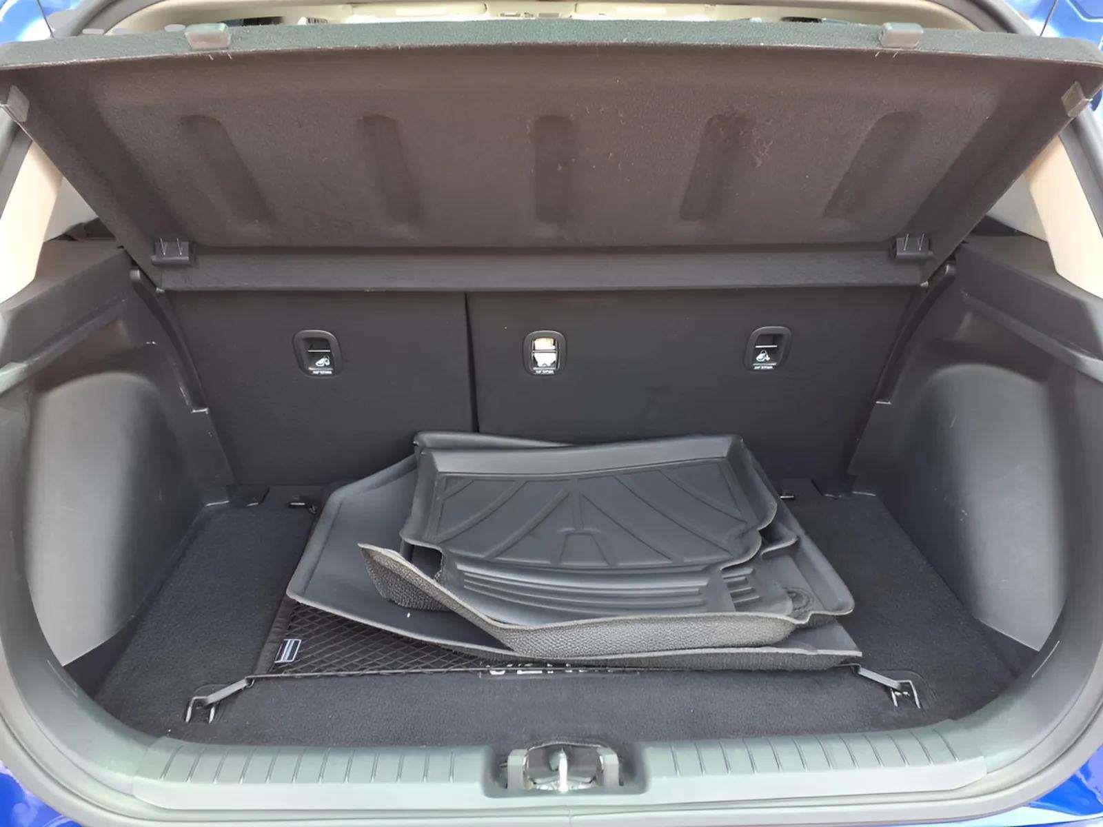 Certified 2024 Hyundai Venue SEL FWD image 9