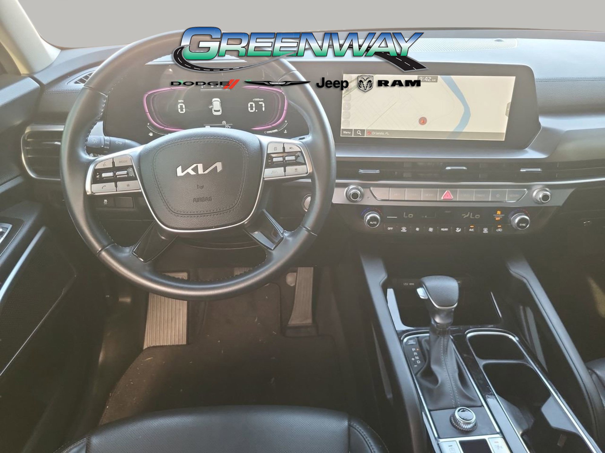 Used 2024 Kia Telluride LX image 11