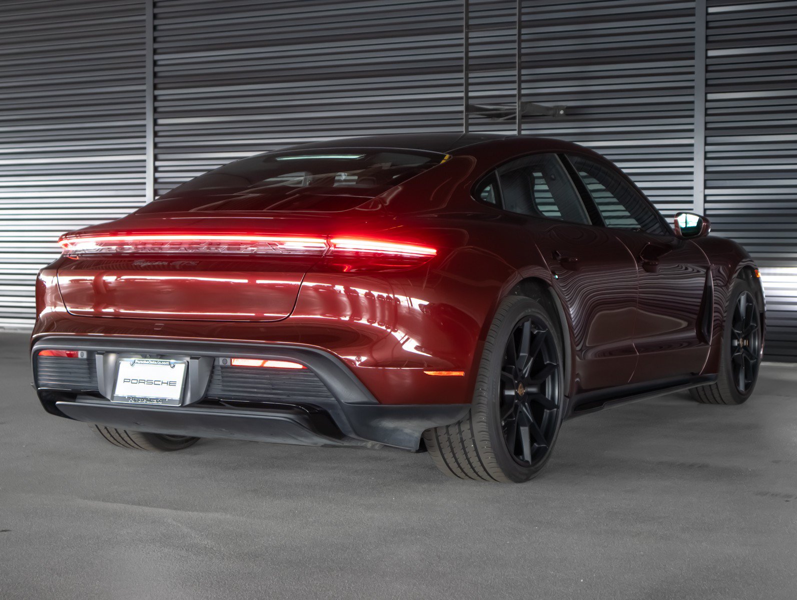 Used 2022 Porsche Taycan GTS AWD/4WD image 10