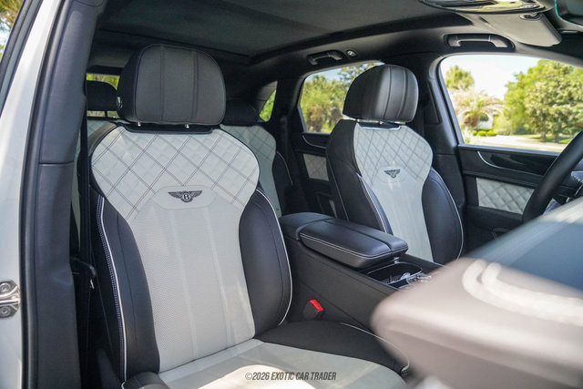 Used 2021 Bentley Bentayga AWD/4WD image 55
