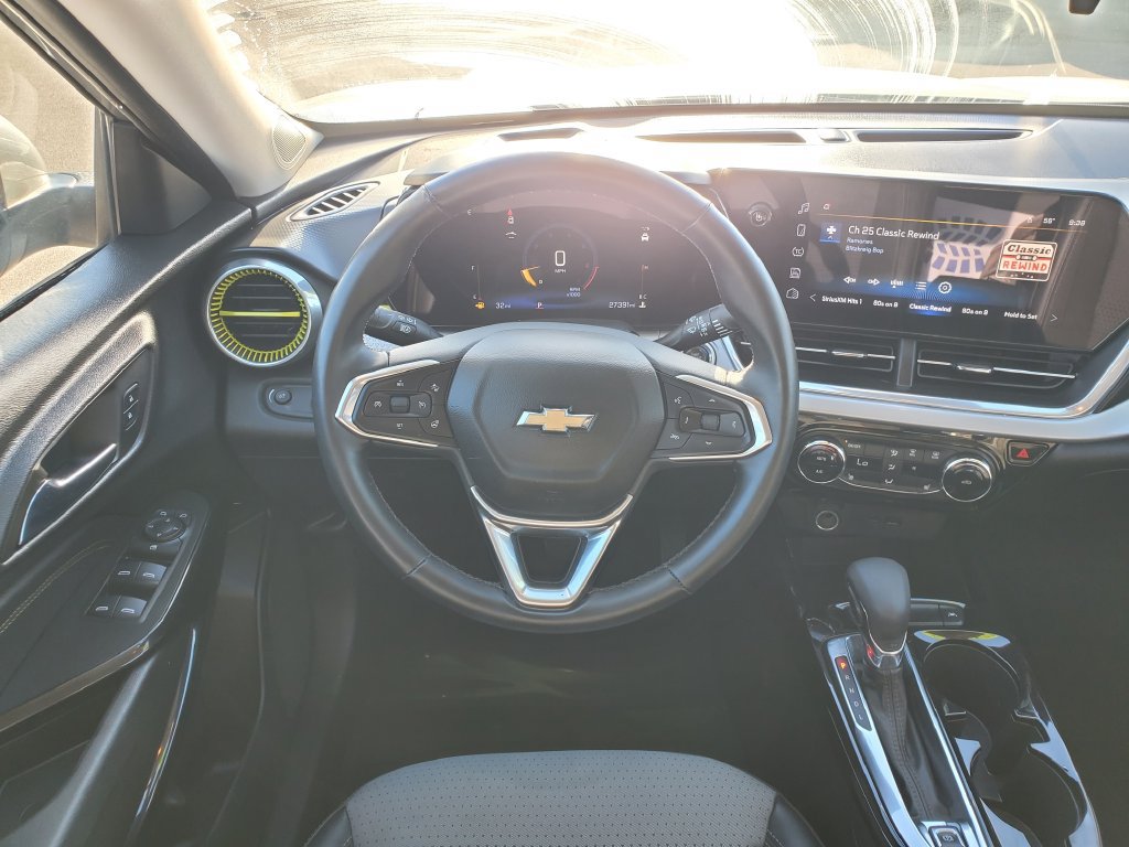 Used 2024 Chevrolet Trax LT w/ Driver Confidence Package FWD image 11