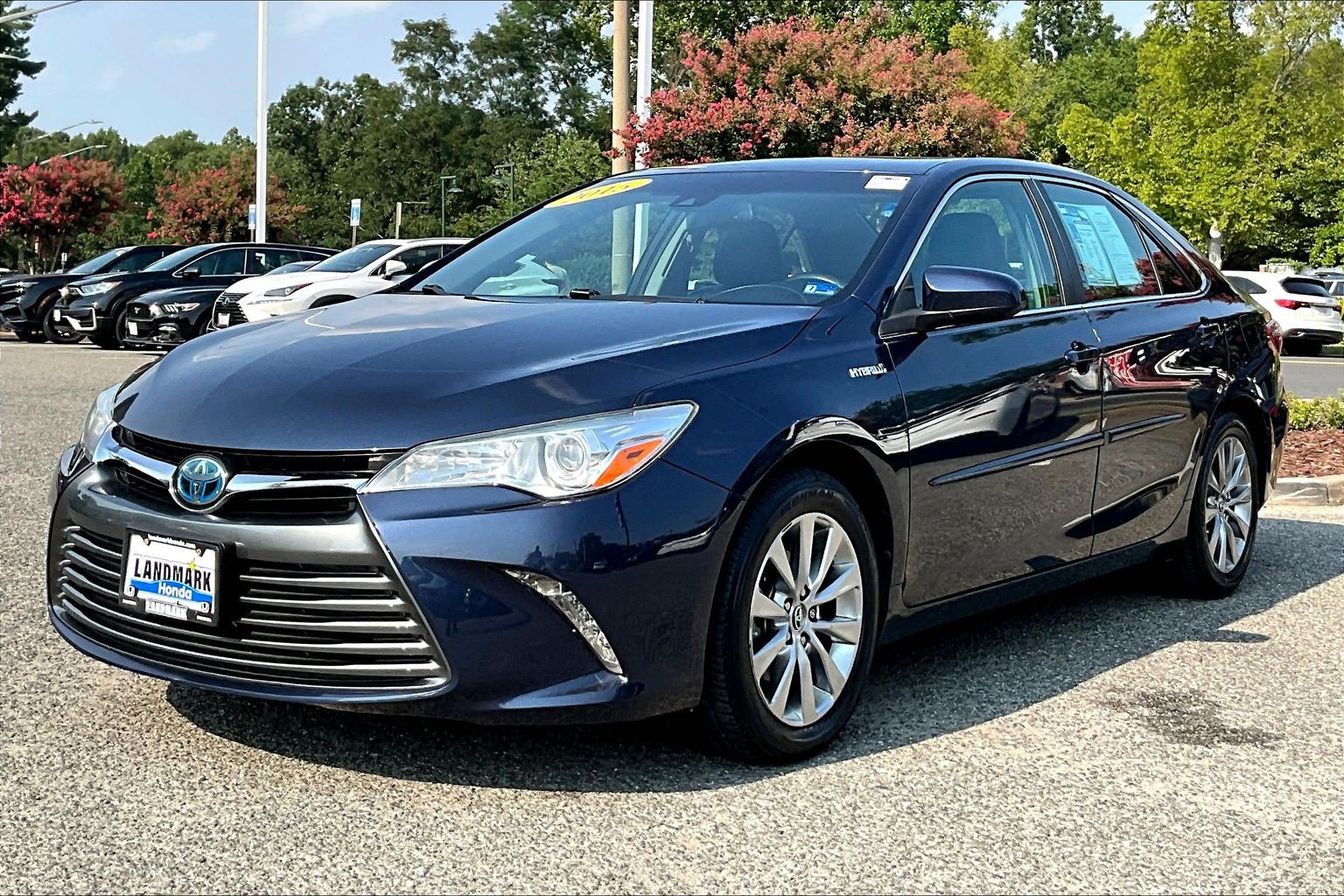 Used 2015 Toyota Camry XLE w/ Moonroof Package FWD image 1