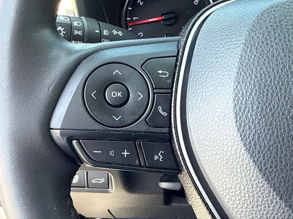 Certified 2020 Toyota RAV4 XLE Premium AWD/4WD image 25