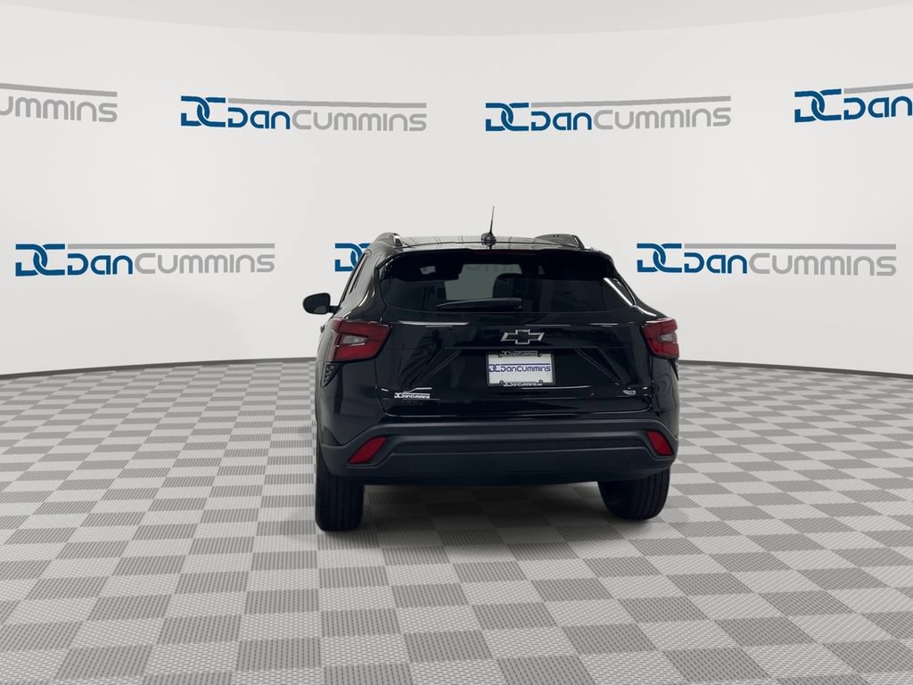 New 2026 Chevrolet Trax LT w/ Driver Confidence Package FWD image 7
