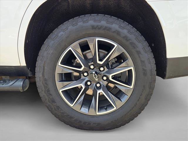 Used 2021 Chevrolet Tahoe Z71 w/ Luxury Package AWD/4WD image 22