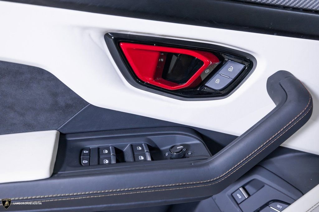 Used 2024 Lamborghini Urus S AWD/4WD image 21