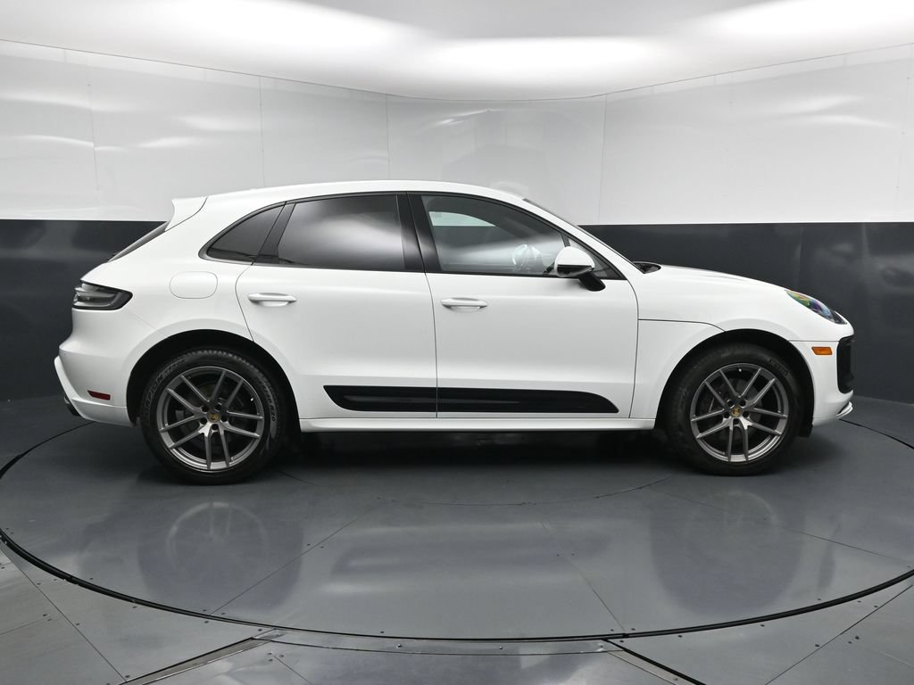 Certified 2025 Porsche Macan AWD/4WD image 11