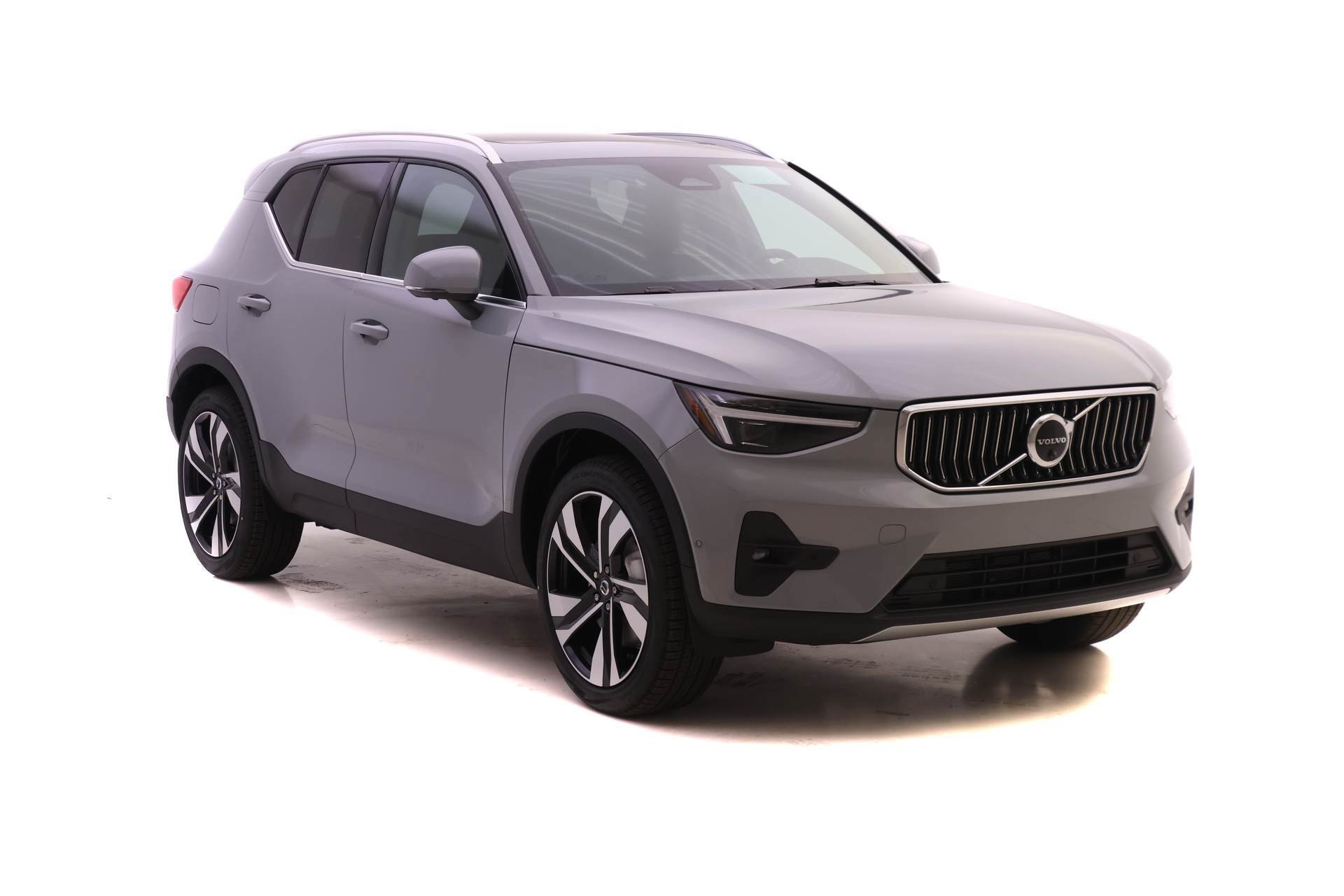 New 2025 Volvo XC40 B5 Ultra w/ Protection Package Premier AWD/4WD image 2