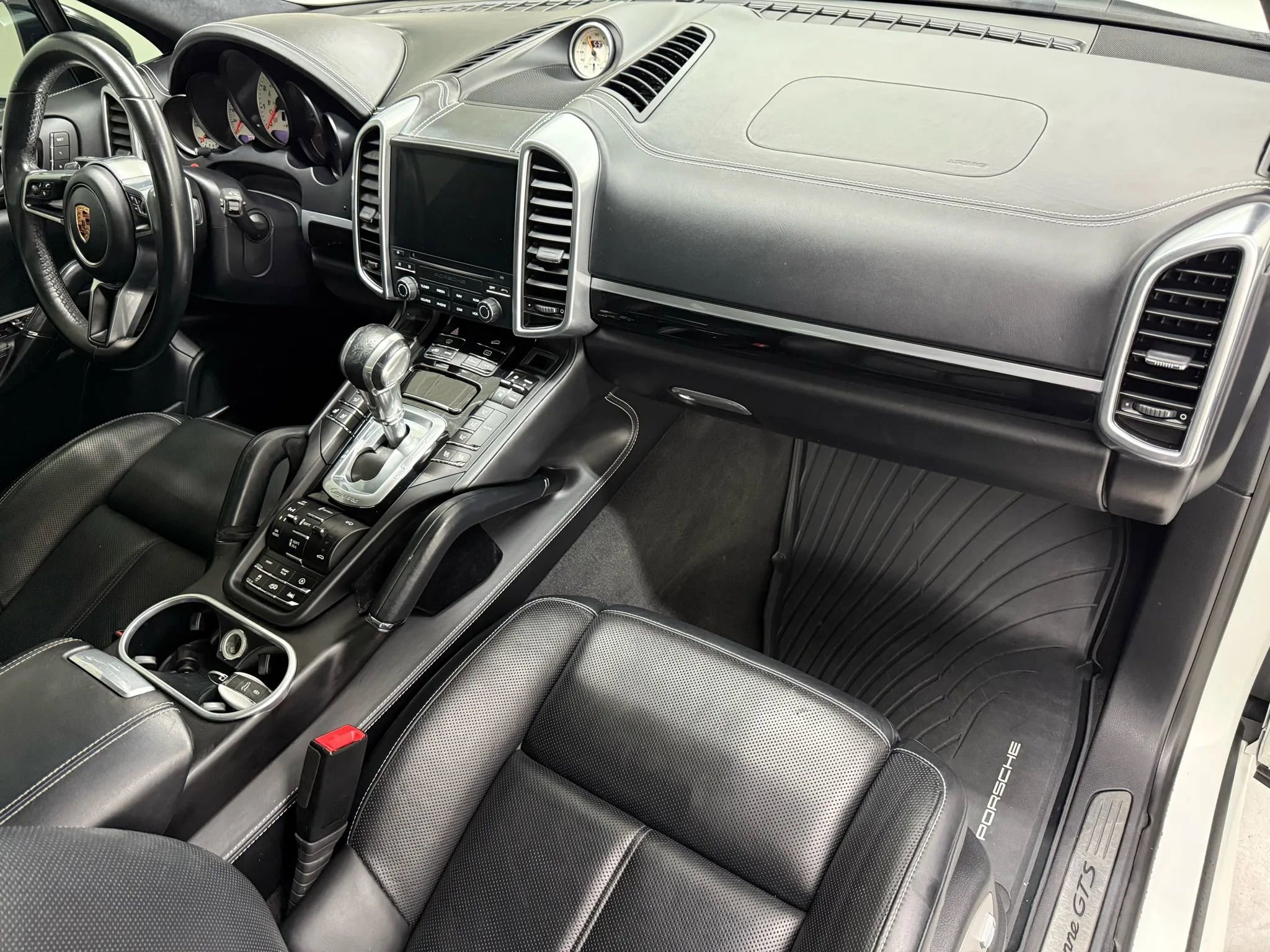 Used 2018 Porsche Cayenne GTS w/ Premium Package Plus image 20