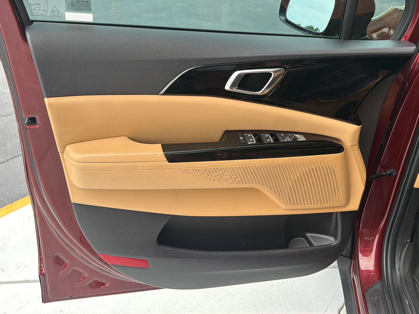 Used 2022 Kia Carnival EX FWD image 17