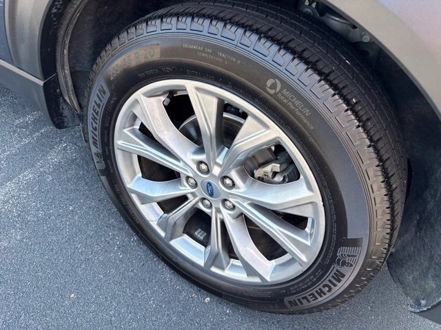 Used 2022 Ford Explorer XLT w/ Equipment Group 202A RWD image 11