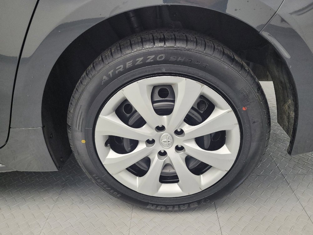 Used 2025 Toyota Corolla LE FWD image 31