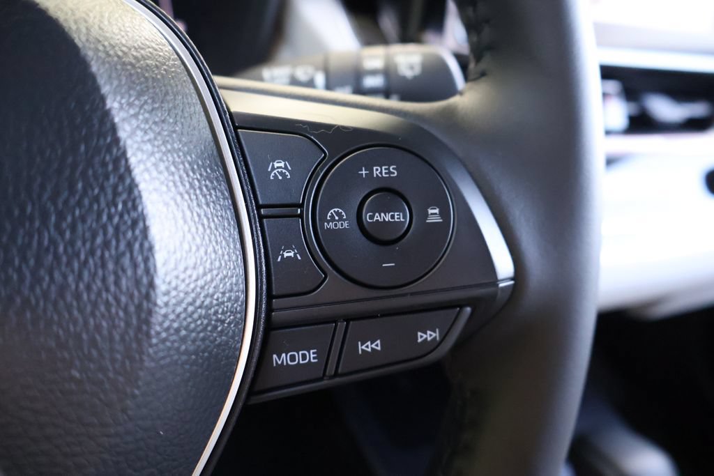 Used 2026 Toyota Corolla Cross LE FWD image 29