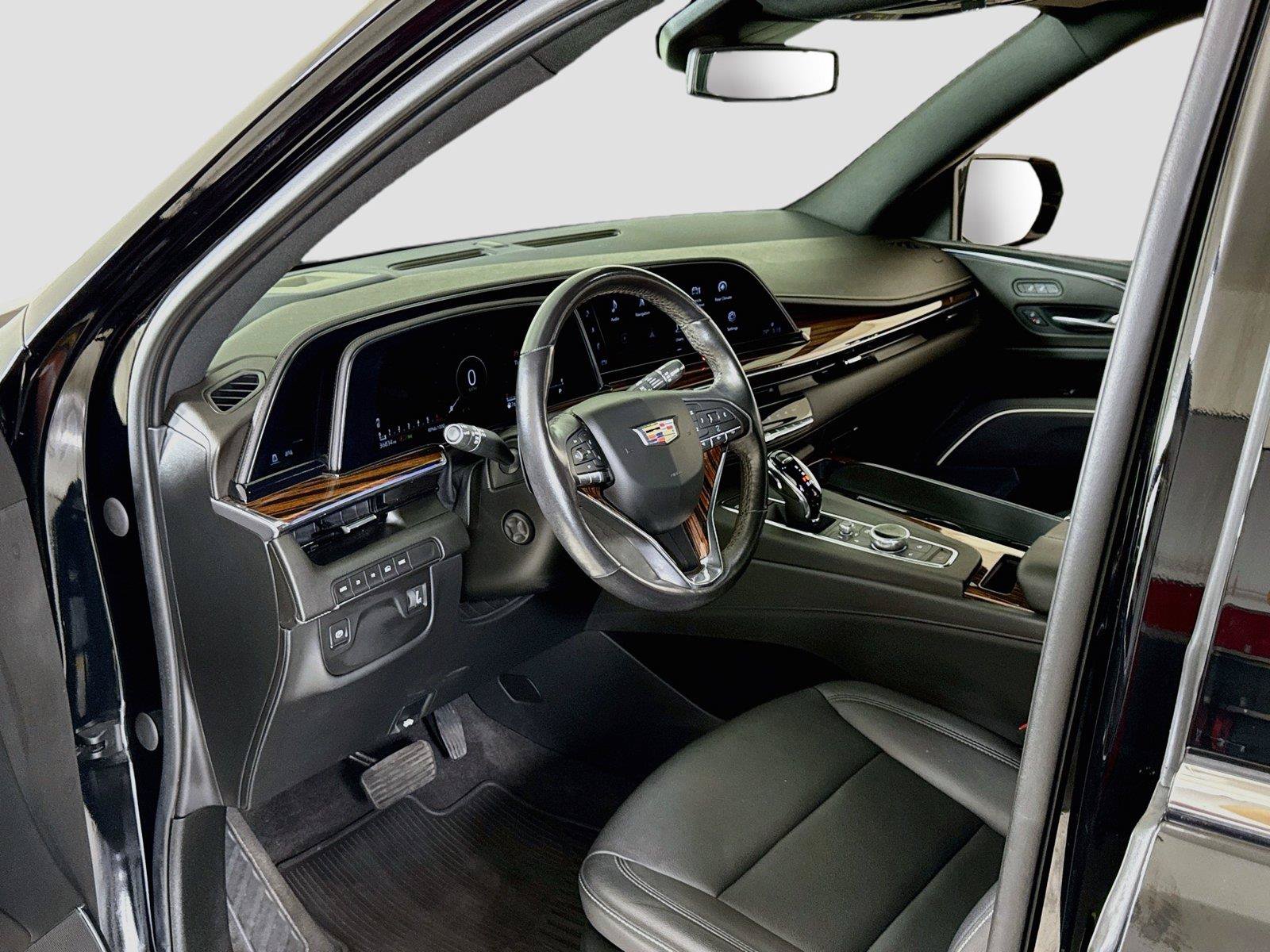 Used 2022 Cadillac Escalade Luxury AWD/4WD image 12