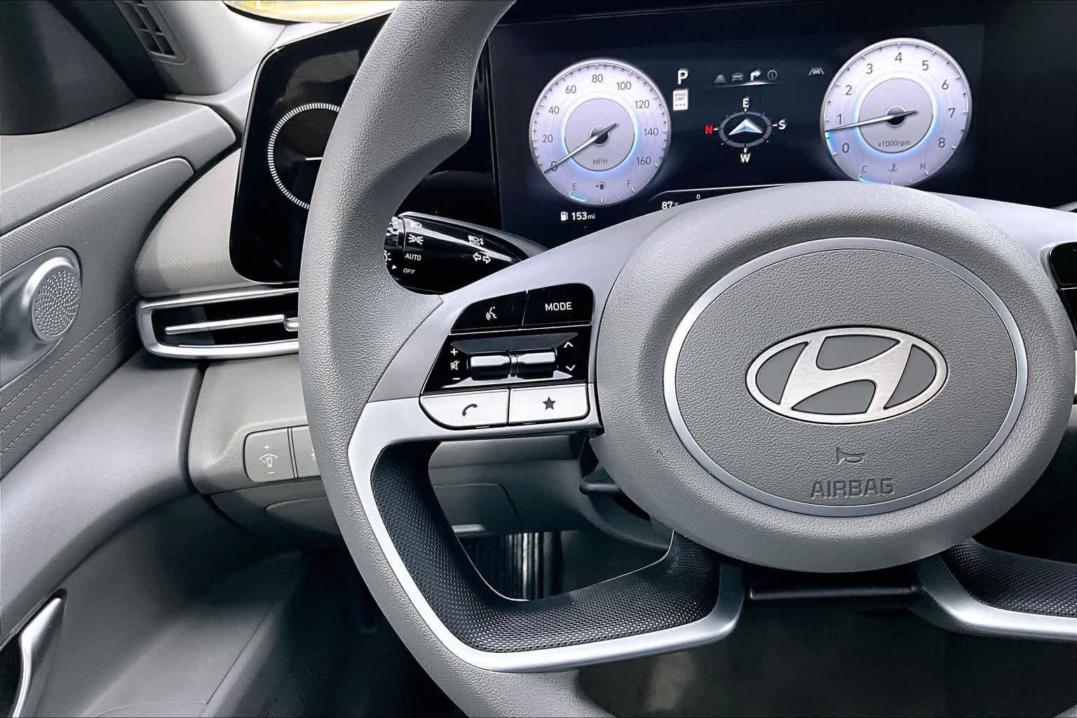 Certified 2024 Hyundai Elantra SEL FWD image 23