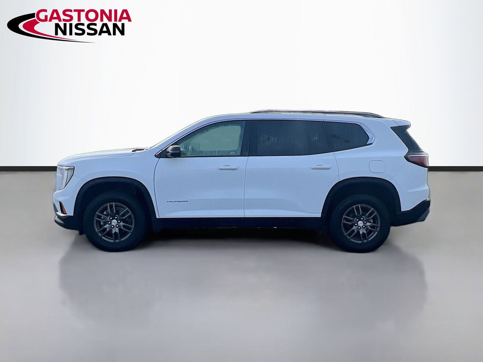 Used 2025 GMC Acadia Elevation image 5