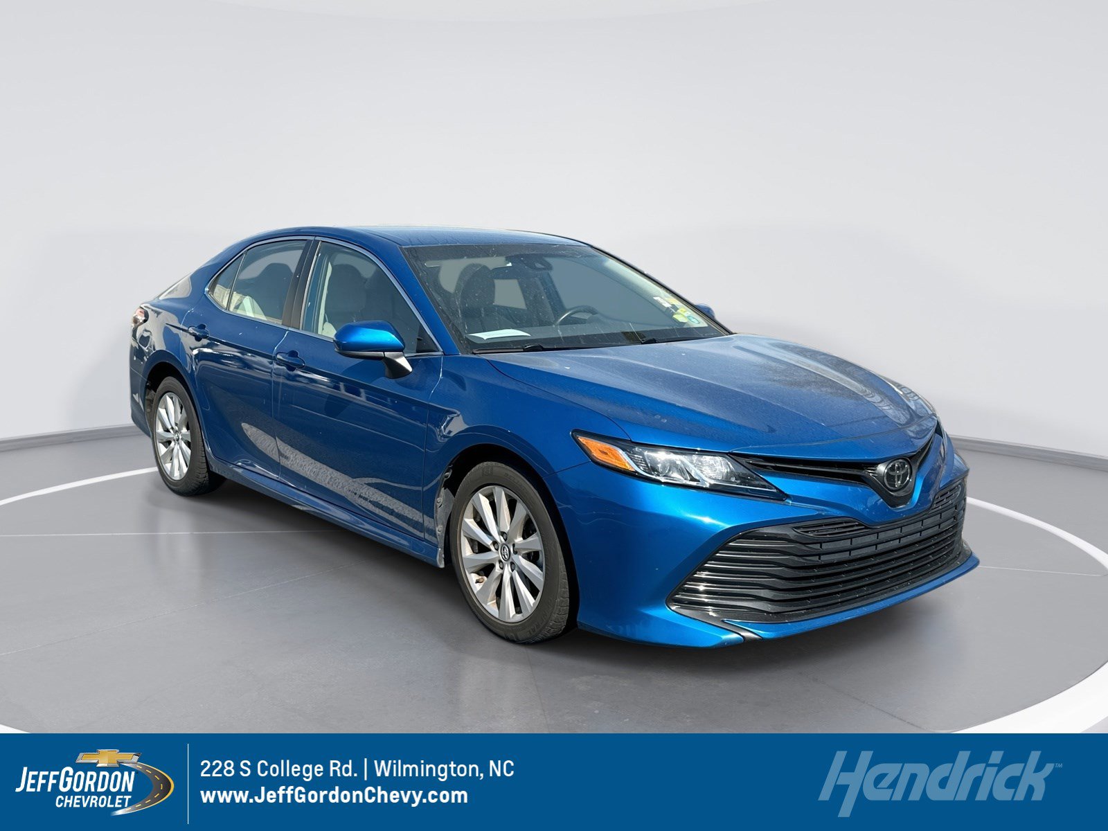 Used 2019 Toyota Camry LE image 1