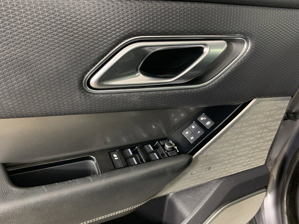 Used 2018 Land Rover Range Rover Velar S image 14