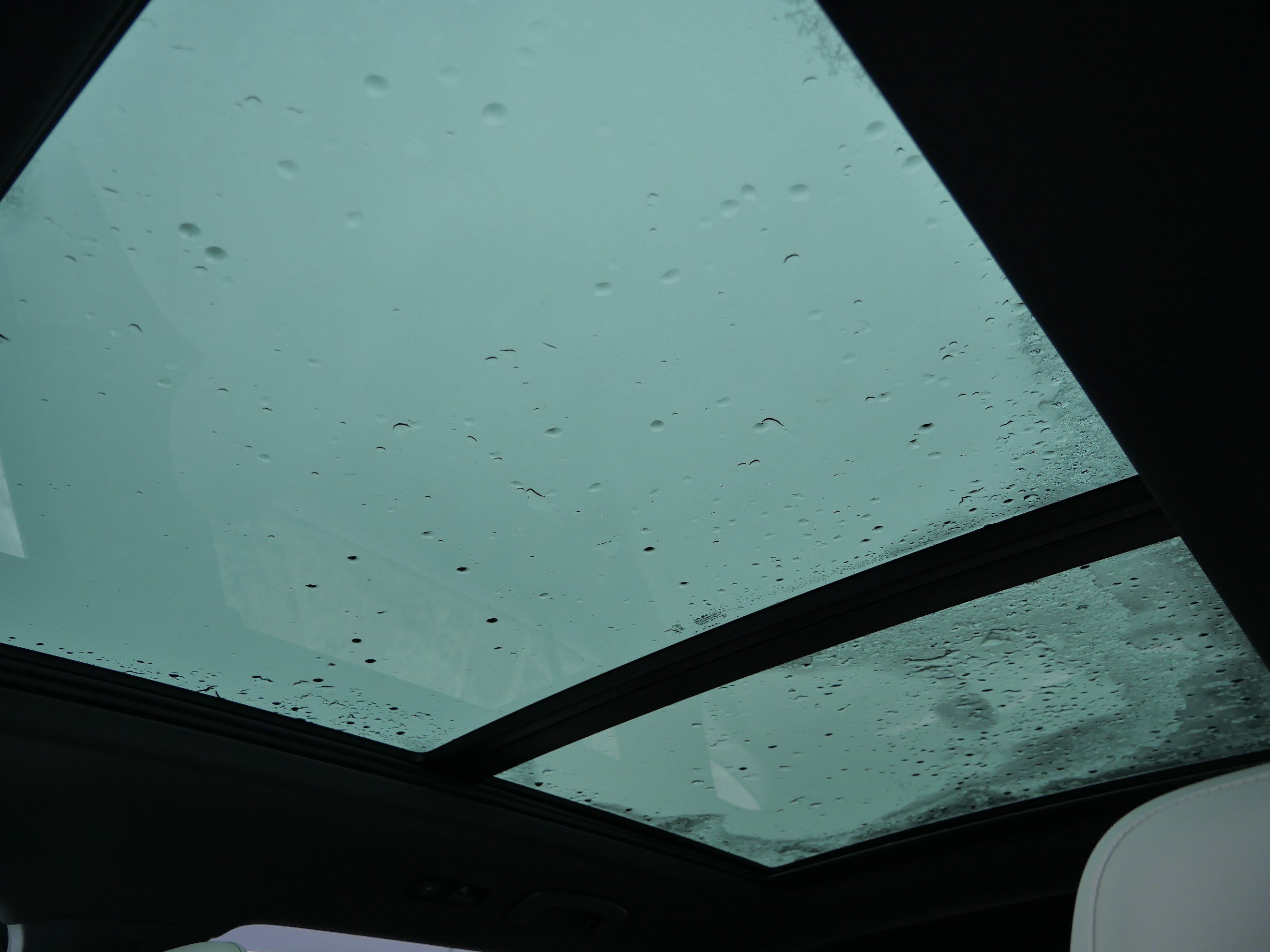 Certified 2023 Volkswagen Tiguan SE R-Line image 34