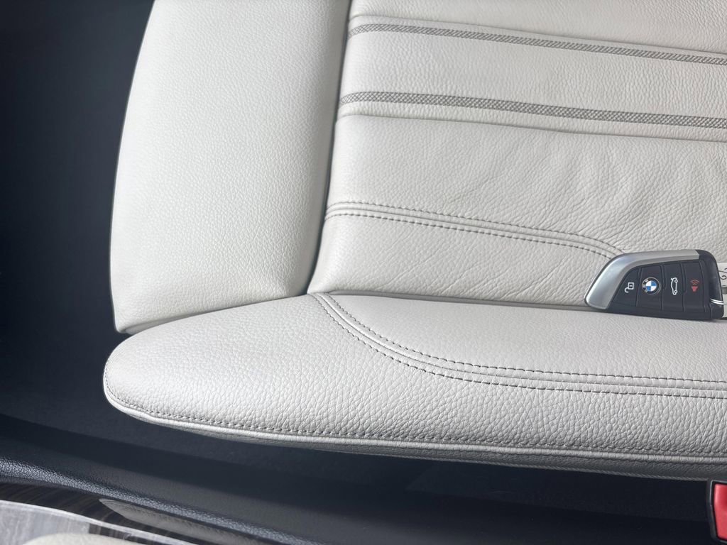 Used 2023 BMW 530i xDrive w/ Premium Package image 28