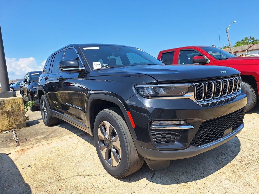 Used 2024 Jeep Grand Cherokee Limited 4xe AWD/4WD image 3