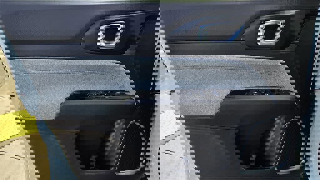 Used 2025 Jeep Compass Sport image 16