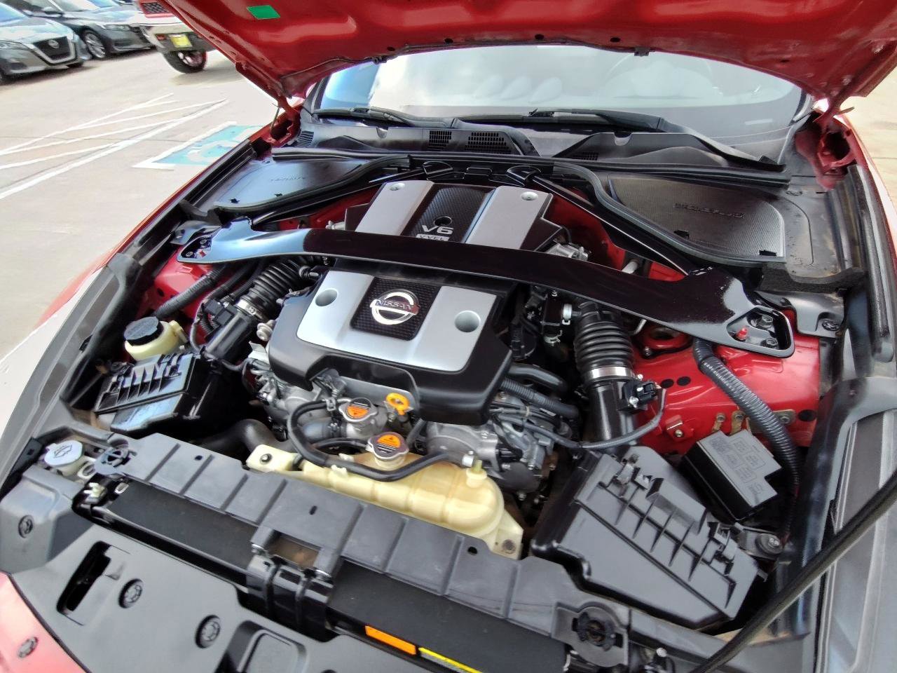 Used 2015 Nissan 370Z Coupe image 12