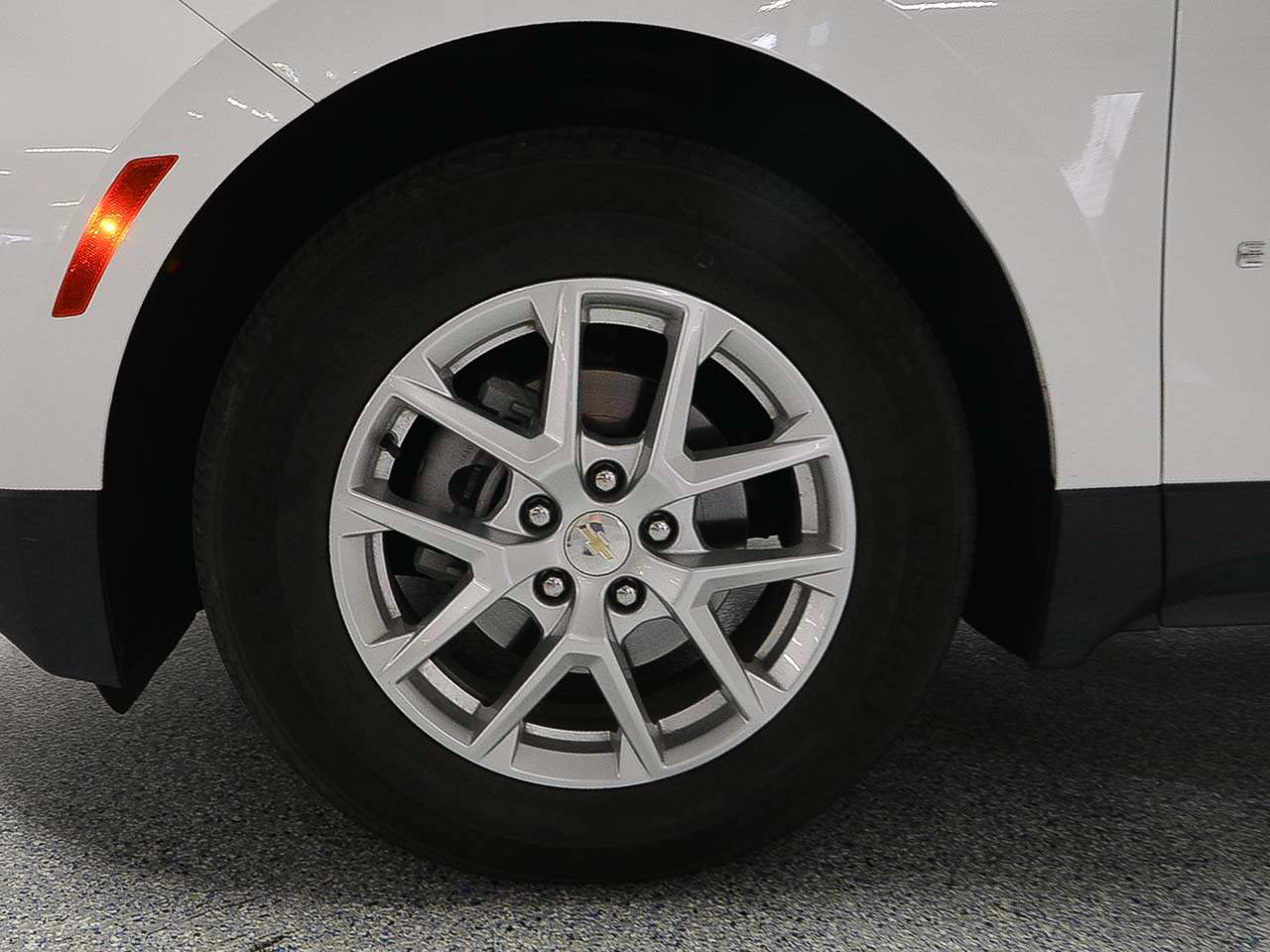 Used 2022 Chevrolet Equinox LS w/ LS Convenience Package FWD image 5