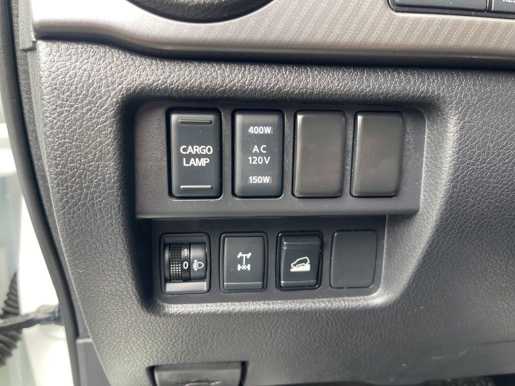 Used 2020 Nissan Titan PRO-4X w/ Pro-4x Utility Package AWD/4WD image 15