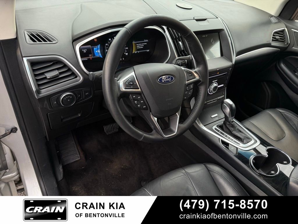 Used 2017 Ford Edge Titanium FWD image 10