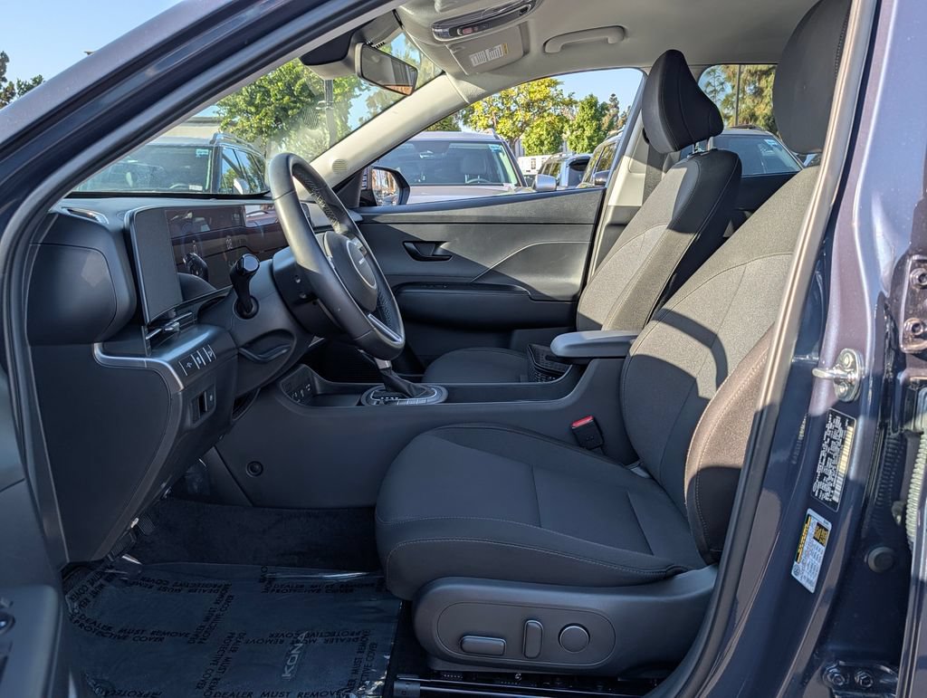 Certified 2025 Hyundai Kona SEL FWD image 11