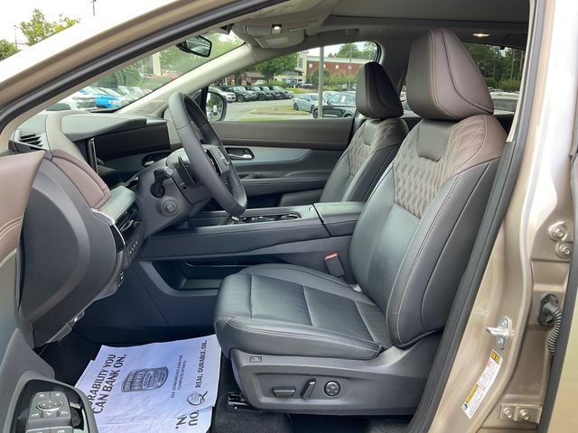 Used 2025 Nissan Murano Platinum AWD/4WD image 13