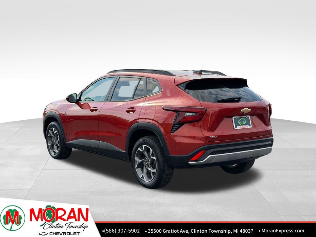 Certified 2024 Chevrolet Trax LT w/ Driver Confidence Package FWD image 4