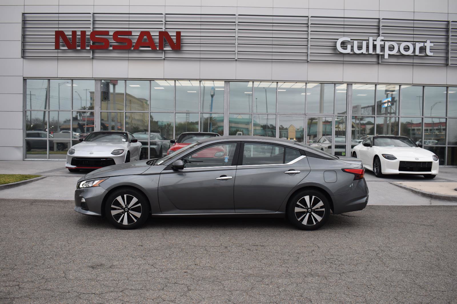 Used 2022 Nissan Altima 2.5 SV image 3