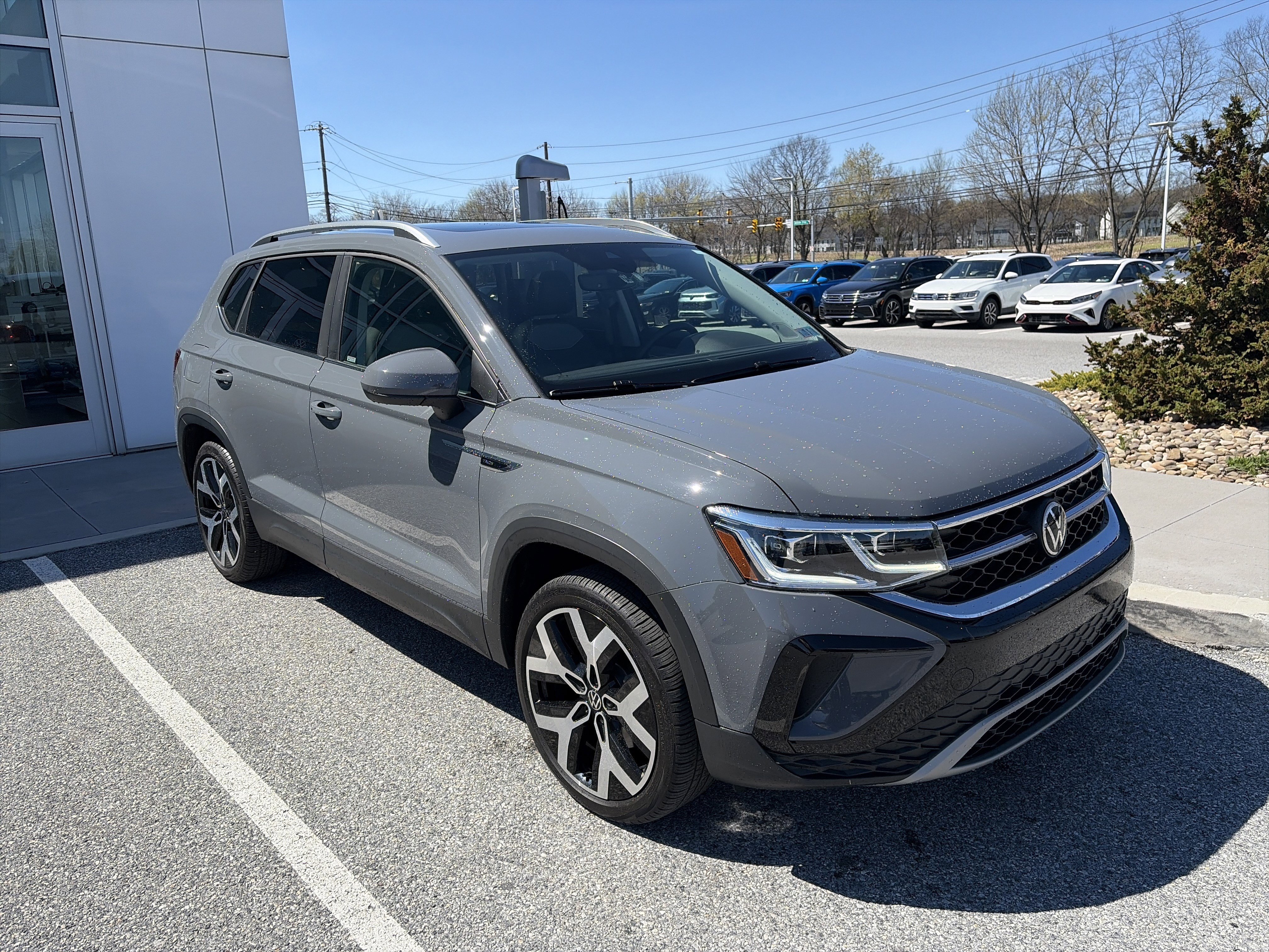 Used 2023 Volkswagen Taos SEL image 11
