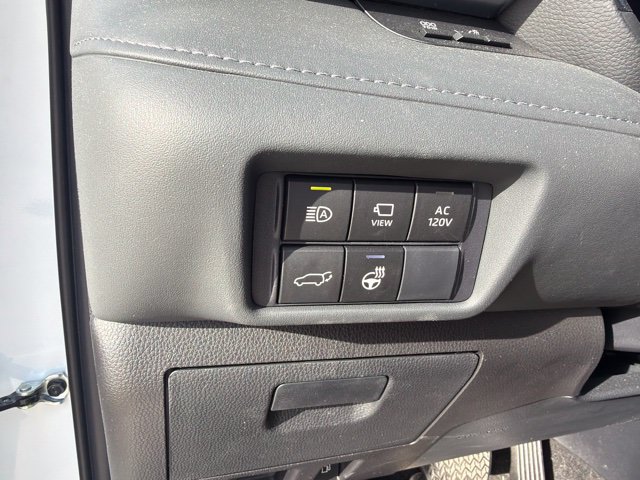 Used 2026 Toyota Highlander Platinum AWD/4WD image 11