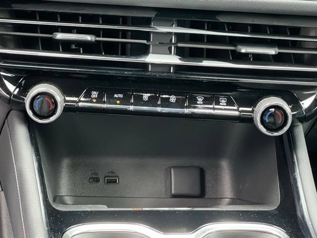 New 2026 Chevrolet Traverse Z71 w/ Enhanced Driving Package AWD/4WD image 8