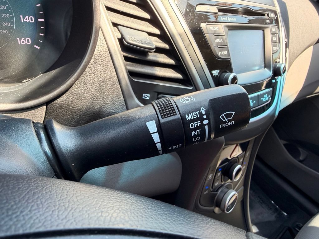 Used 2015 Hyundai Elantra SE w/ Option Group 02 FWD image 14