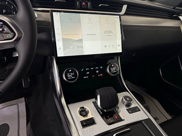 New 2024 Jaguar XF R-Dynamic SE image 32