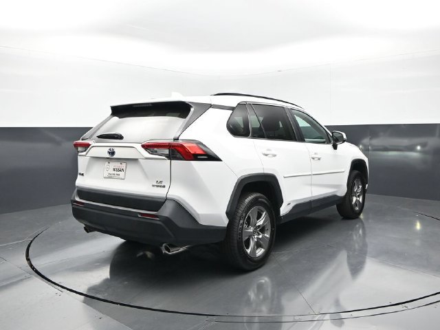Used 2024 Toyota RAV4 LE AWD/4WD image 8
