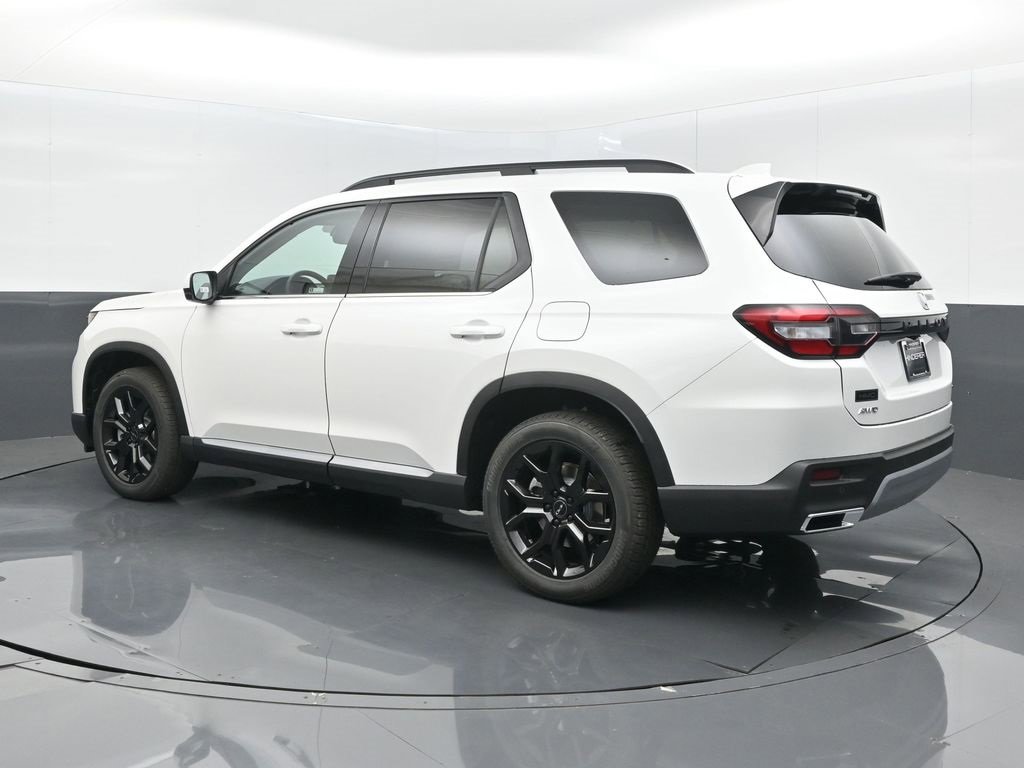 New 2025 Honda Pilot Touring image 16